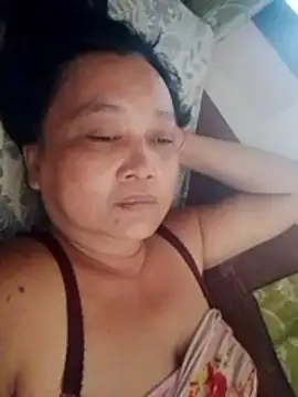 jeanyummytits webcam