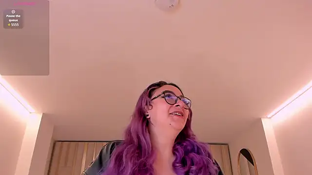 LoiseHarper webcam