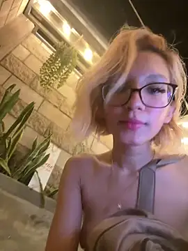 SweetBunnyGF live cam