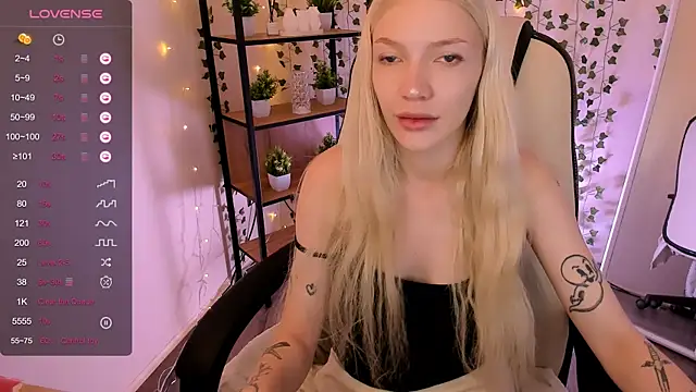 AnyaTaylor_ webcam