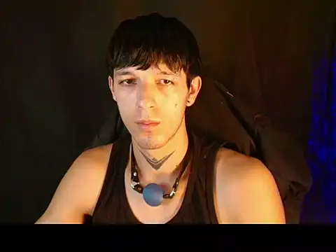 dark_men1 webcam
