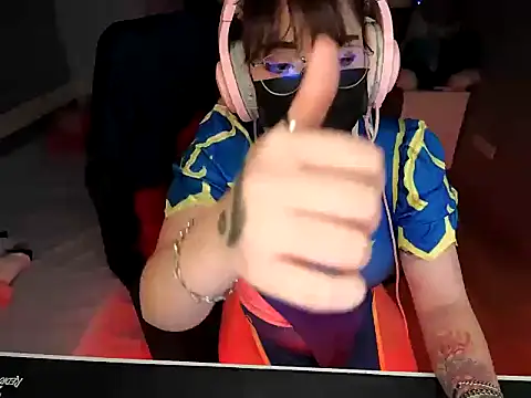 Lucyiy_ live cam