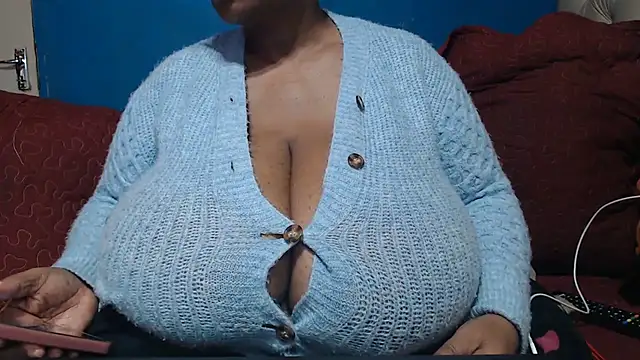 CUTEFIRMMELONSS live cam