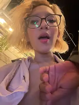 SweetBunnyGF webcam