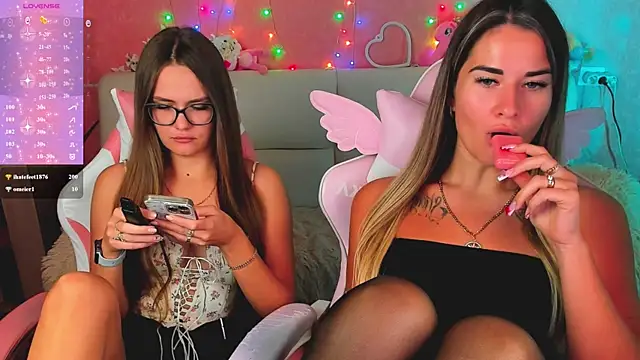 hotty_girls_here webcam
