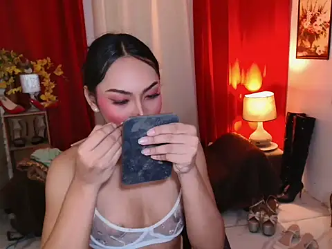 kylieEmparado webcam