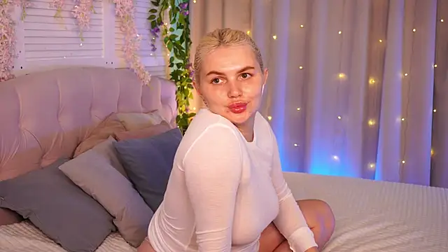 AmeliaWeells webcam