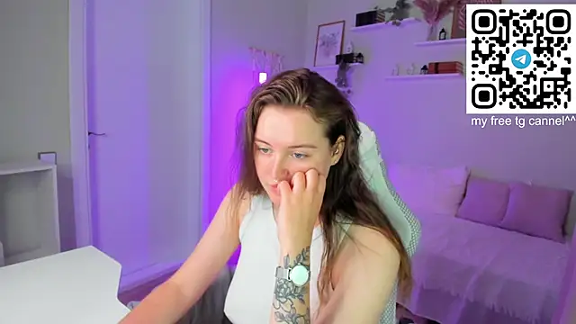 Laura_CollinsS webcam