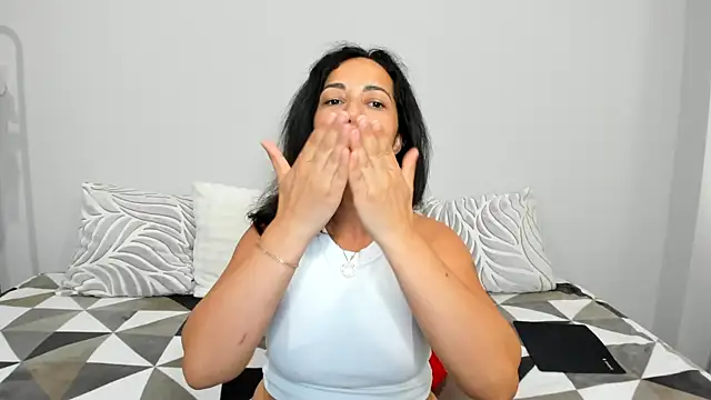 linda_insatiable - Linda_Insatiable's free webcam - UK Sex Cams