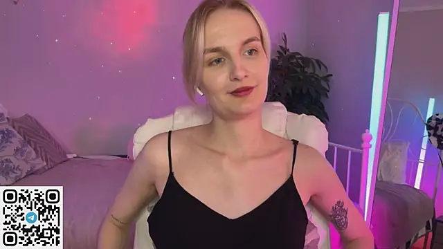 _Vikky_Moon_ webcam
