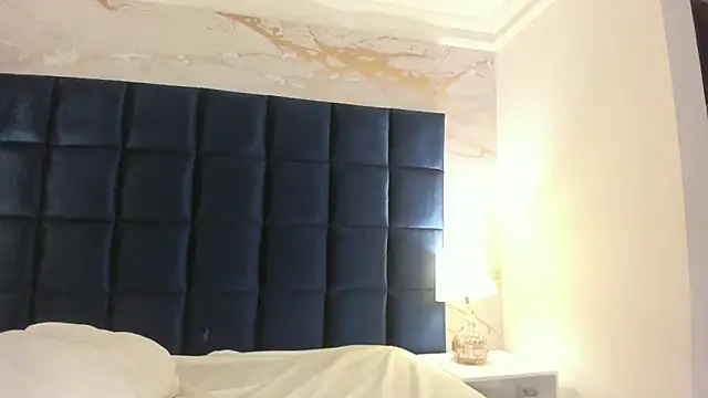 EmmaJhoons webcam