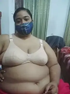 momo_loves webcam