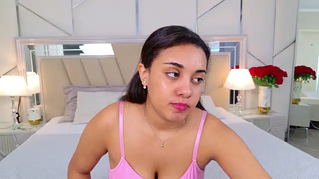 Luna_Cortier webcam