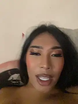 hugecock_tamira's room