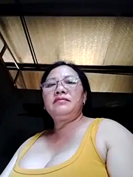 cold-girlr12 (F mature) - Sweet