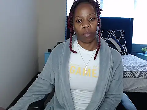 QUEENMANDYY