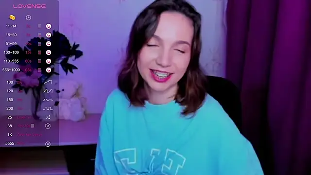 KindHazelHere_ webcam