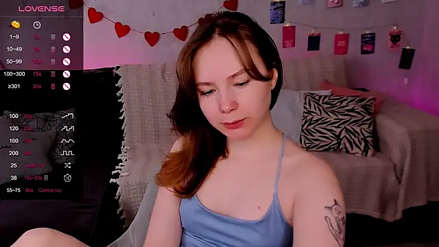 LanaBlu_ live cam on StripChat