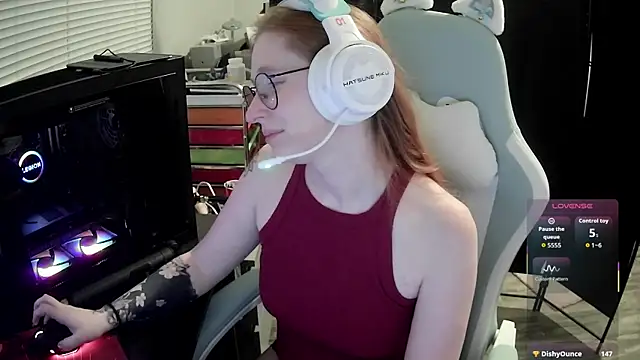 LilyFoxxx webcam