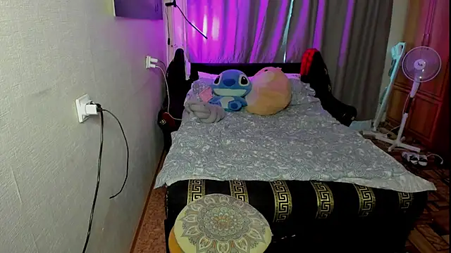 monica__elder webcam