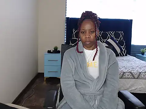 QUEENMANDYY live cam