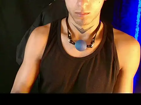 dark_men1 webcam