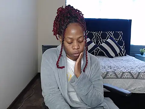 QUEENMANDYY webcam