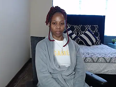 QUEENMANDYY live cam