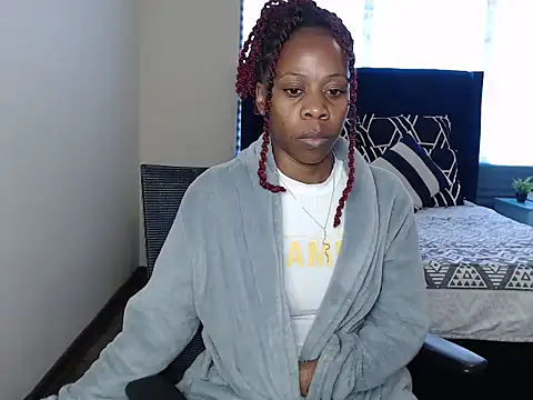QUEENMANDYY webcam