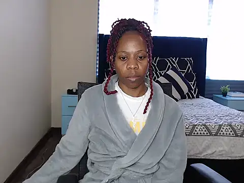 QUEENMANDYY webcam