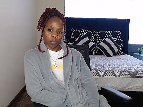 QUEENMANDYY webcam