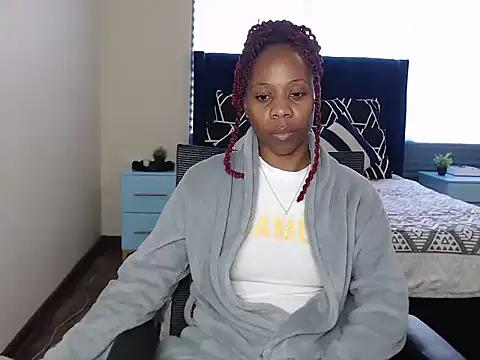 QUEENMANDYY live cam