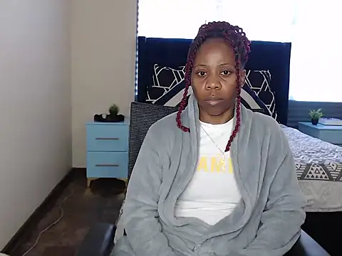 QUEENMANDYY webcam