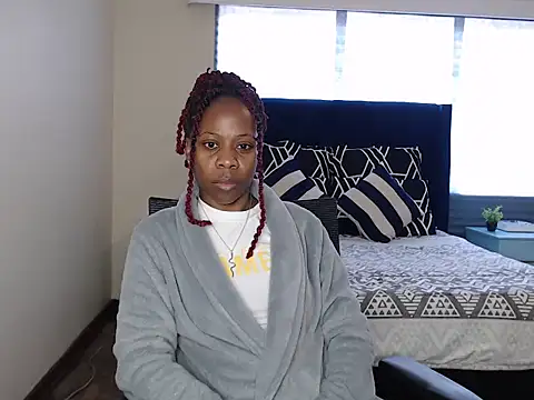 QUEENMANDYY webcam