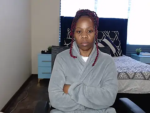 QUEENMANDYY webcam