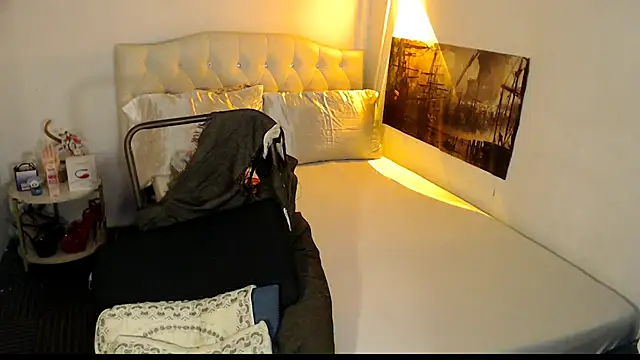 NinaDOM4CUM webcam