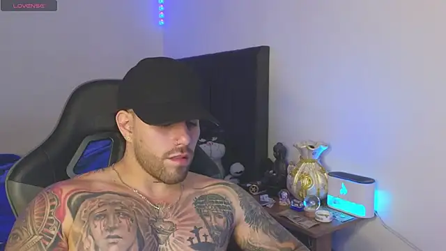 Ades_Lowe webcam
