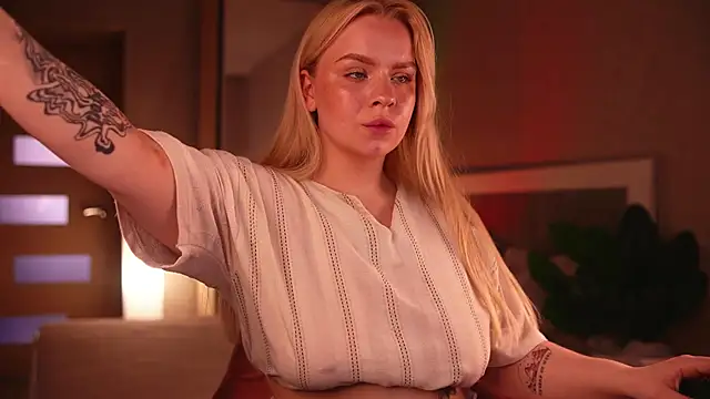LisaLove3 webcam