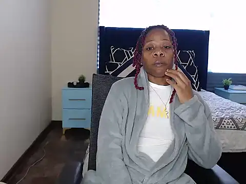 QUEENMANDYY