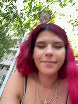 RiriRoseey webcam