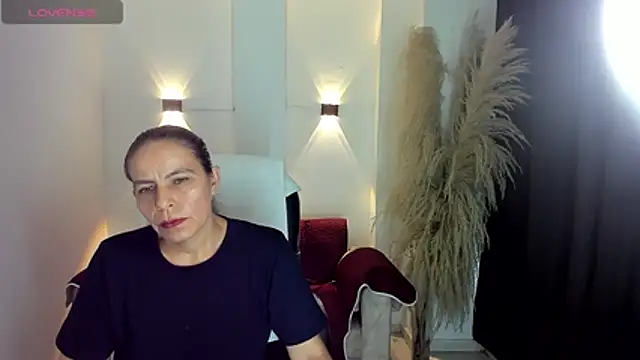 Milf_karlye live cam
