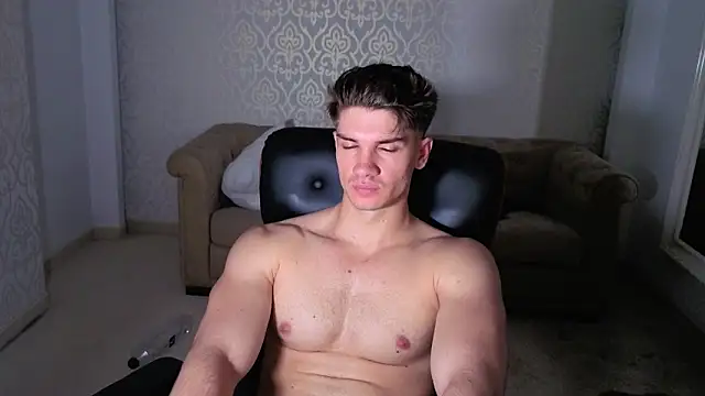 MaxKaiden live cam