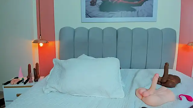 EmmaBoyd live cam on StripChat
