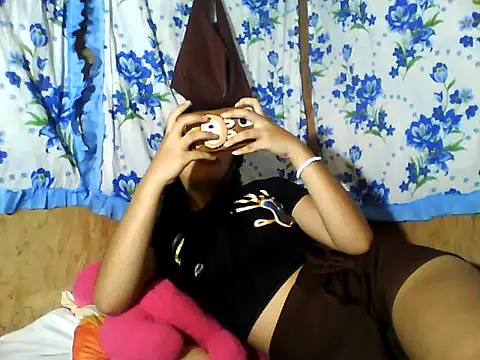 PinaySkinnyJust18 webcam
