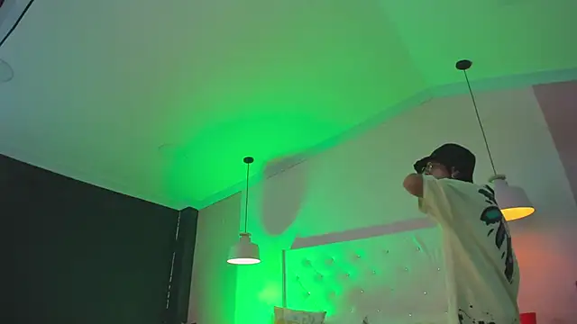 NoaahTylor webcam