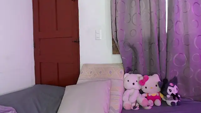 Raven_Day_ live cam on StripChat