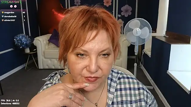 Kira_Kenett live cam