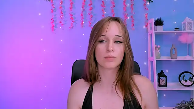 eira_mouse (Ask my age) - lick a nipple