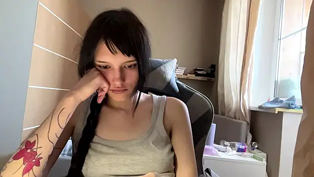 sebrinamontelle (F teen) - I have a cute top should I wear it