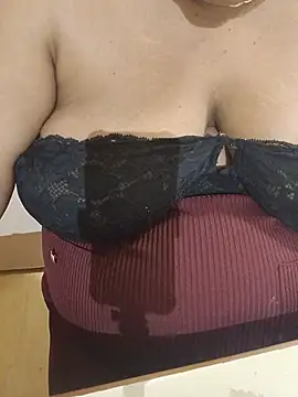 LisaNin webcam
